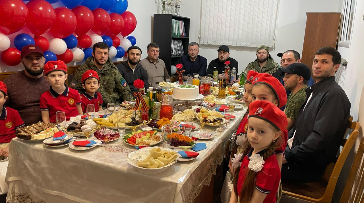 В ГБУ РД КЦСОН в МО "Унцукульский район" было проведено мероприятие, приуроченное к 23 февраля.